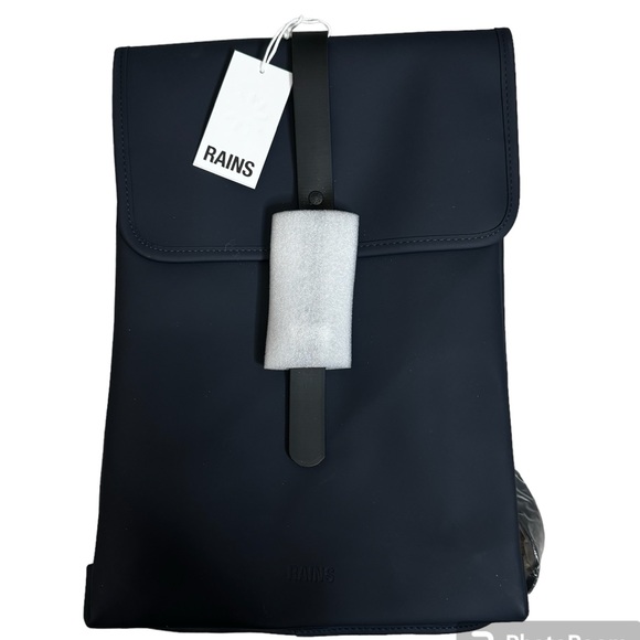 UNISEX RAINS NWT NAVY RUCKSACK MINI BACKPACK $110 MSRP - Picture 1 of 9